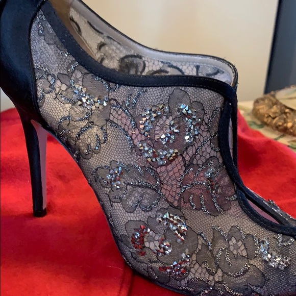 Stunning Valentino lace, crystal, and satin shoes - Picture 5 of 8